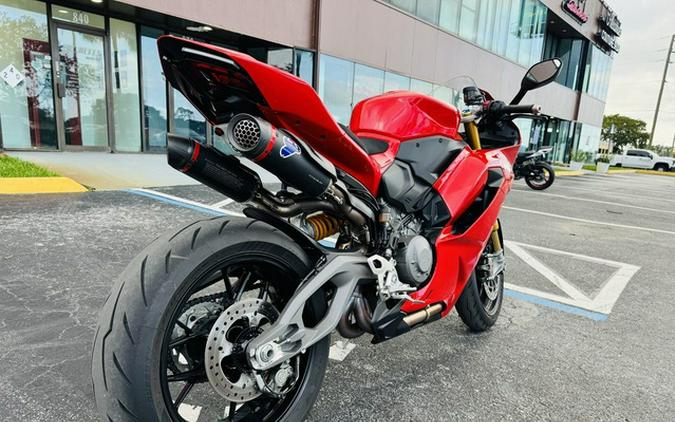 2026 Ducati Panigale V2 S Ducati Red V2