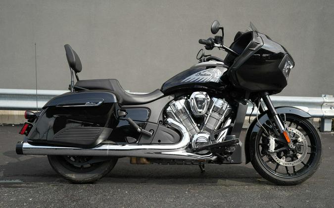 2021 Indian Motorcycle Challenger Thunder Black