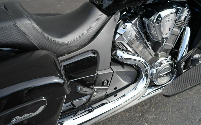 2021 Indian Motorcycle Challenger Thunder Black