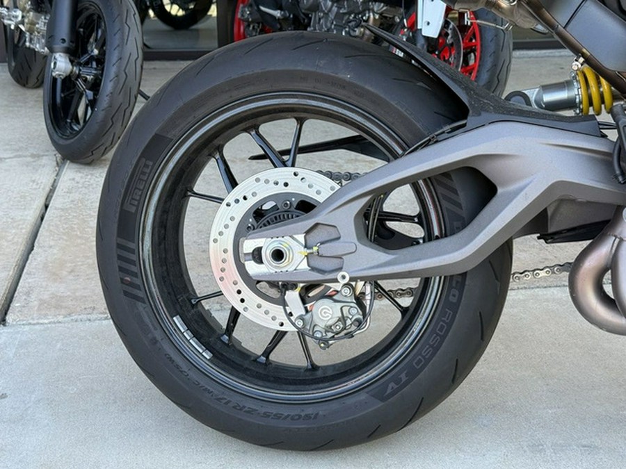 2026 Ducati Hypermotard V2 - DEMO