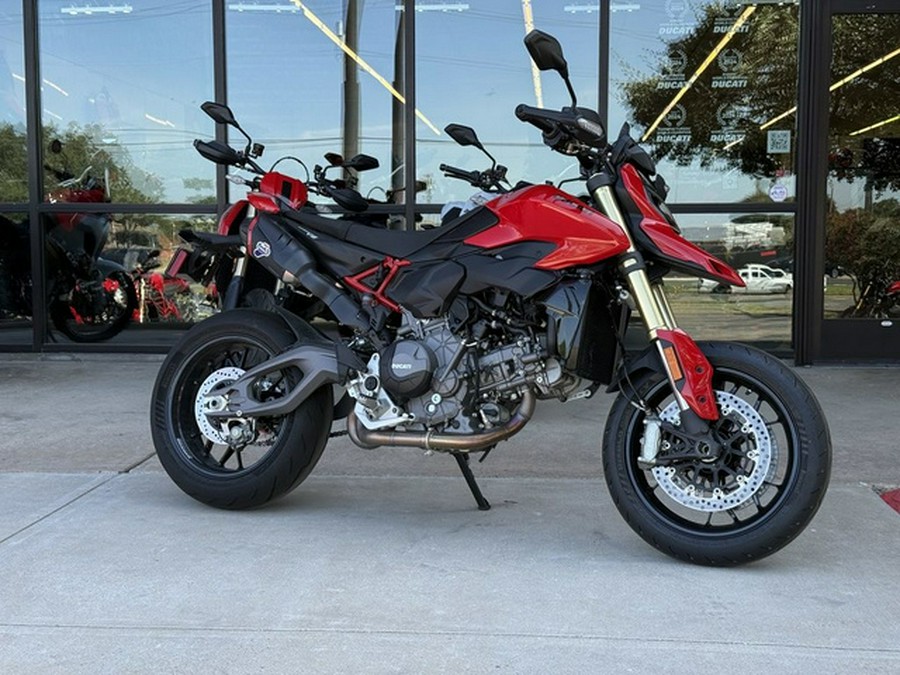 2026 Ducati Hypermotard V2 - DEMO