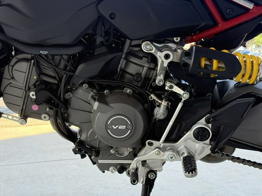 2026 Ducati Hypermotard V2 - DEMO
