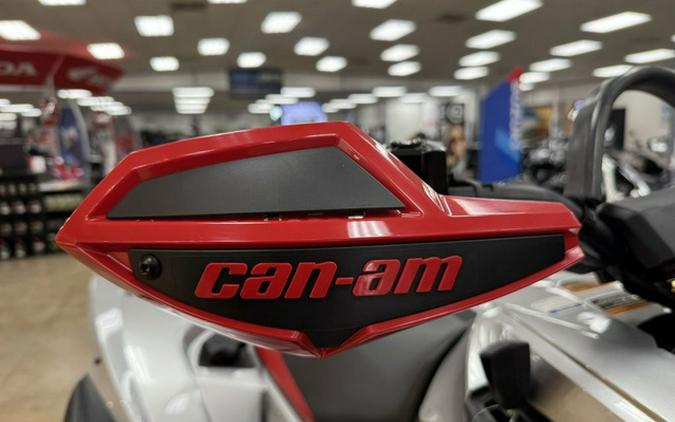 2026 Can-Am Renegade X Mr 1000 R Hyper Silver & Legion Red