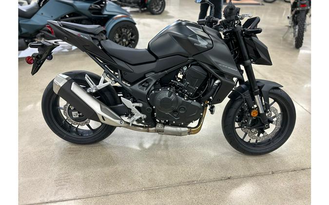 2025 CB750 HORNET - Honda