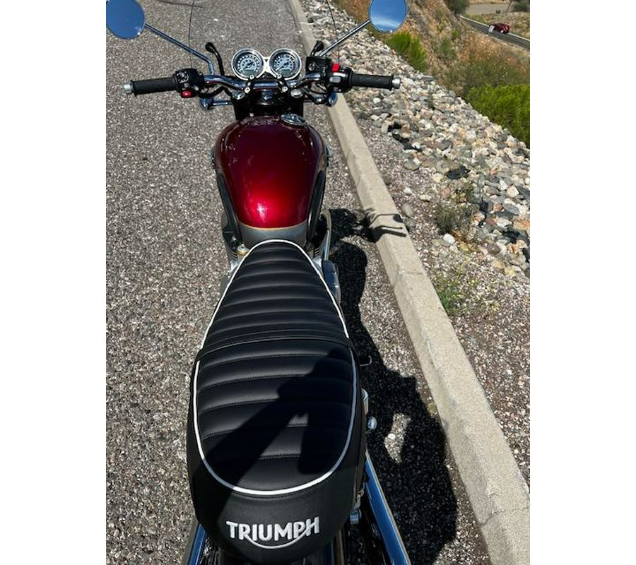 2023 Triumph Bonneville T120 (Two-Tone)