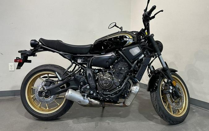 2022 Yamaha XSR700 Review [A Dozen Retro Fast Facts]