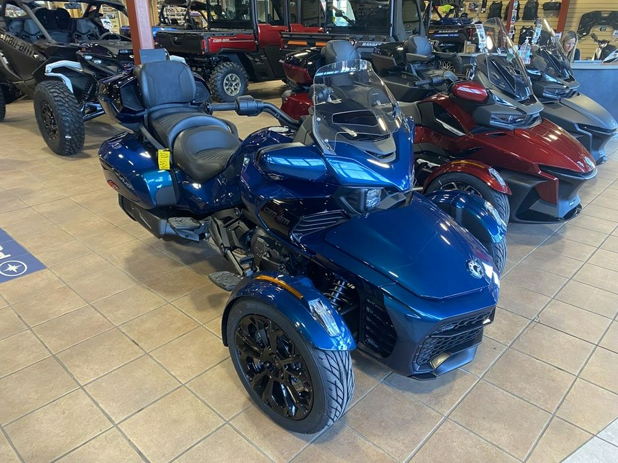 2024 Can-Am® Spyder F3 Limited Dark Wheels