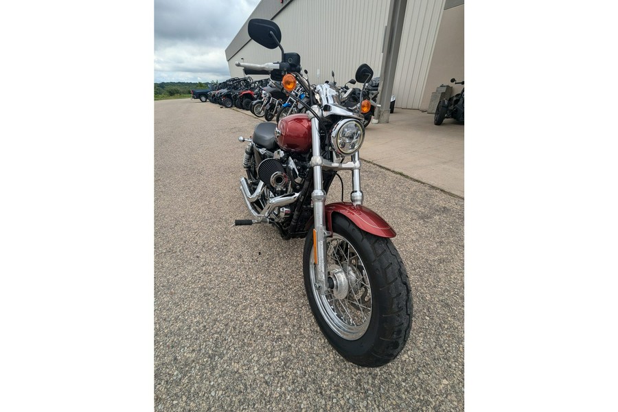 2017 Harley-Davidson® SPORTSTER 1200 CUSTOM