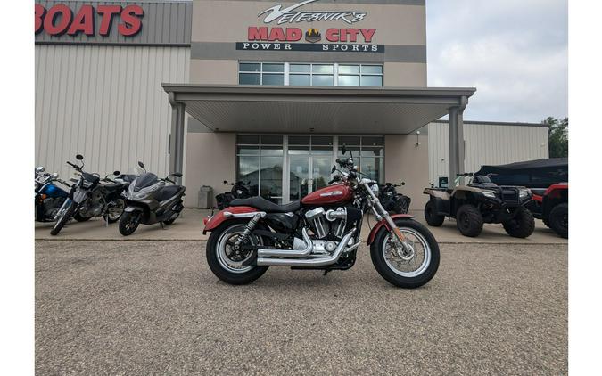 2017 Harley-Davidson® SPORTSTER 1200 CUSTOM