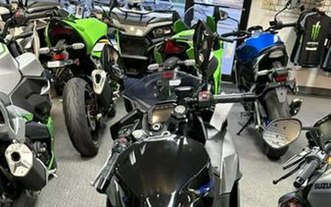 2025 Kawasaki Ninja® 500 ABS Metallic Flat Spark Black/Metallic Spark Black