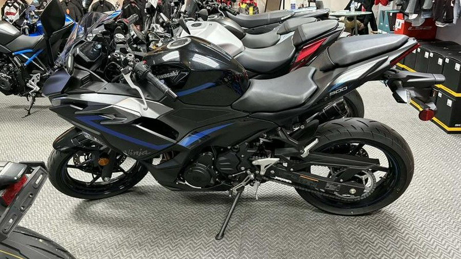 2025 Kawasaki Ninja® 500 ABS Metallic Flat Spark Black/Metallic Spark Black