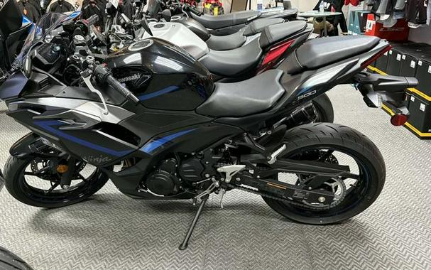 2025 Kawasaki Ninja® 500 ABS Metallic Flat Spark Black/Metallic Spark Black
