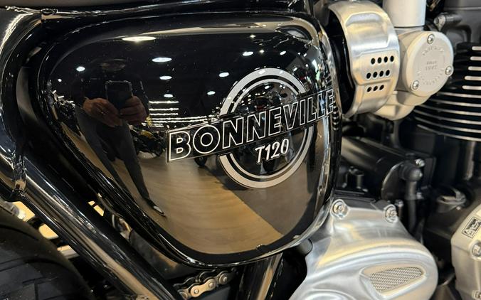 2026 Triumph Bonneville T120