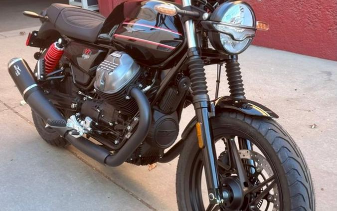 2023 Moto Guzzi V7 Stone Special Edition First Look