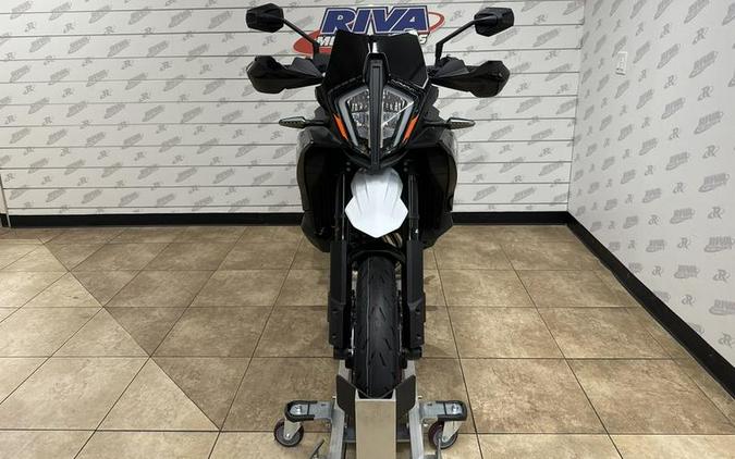 2024 KTM 890 SMT