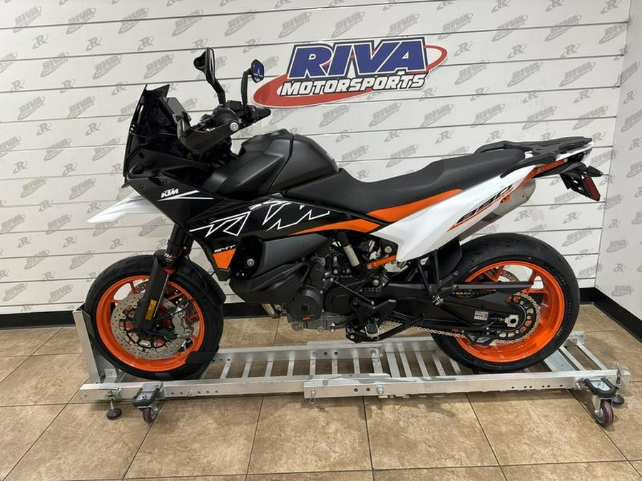 2024 KTM 890 SMT