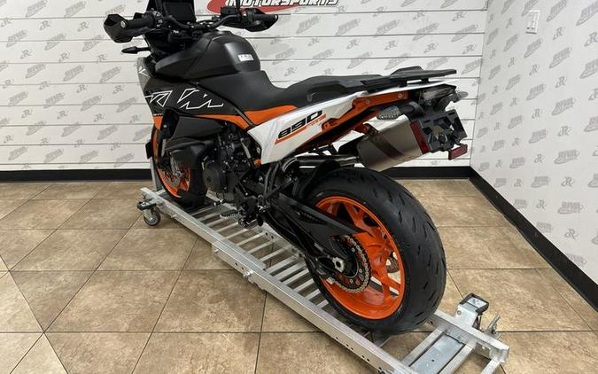 2024 KTM 890 SMT