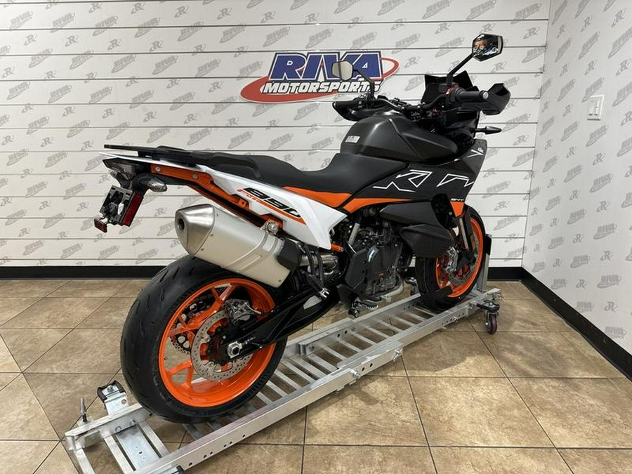 2024 KTM 890 SMT