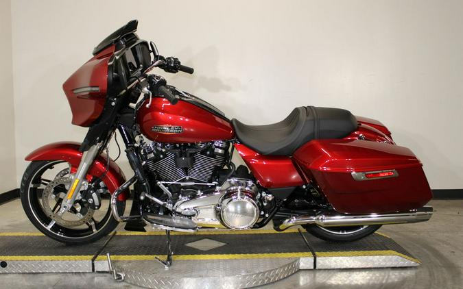 2025 Harley-Davidson® FLHX - Street Glide®