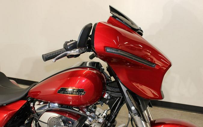 2025 Harley-Davidson® FLHX - Street Glide®