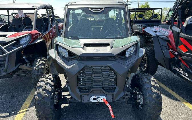 2023 Can-Am® Commander DPS 700