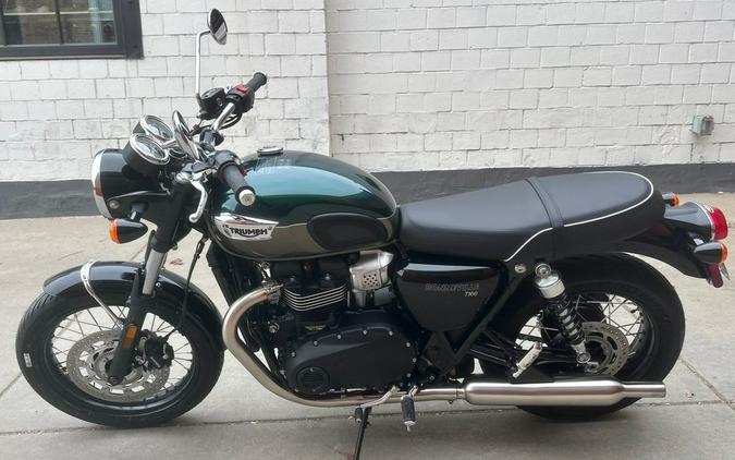 2024 Triumph Bonneville T100 Competition Green/Ironstone