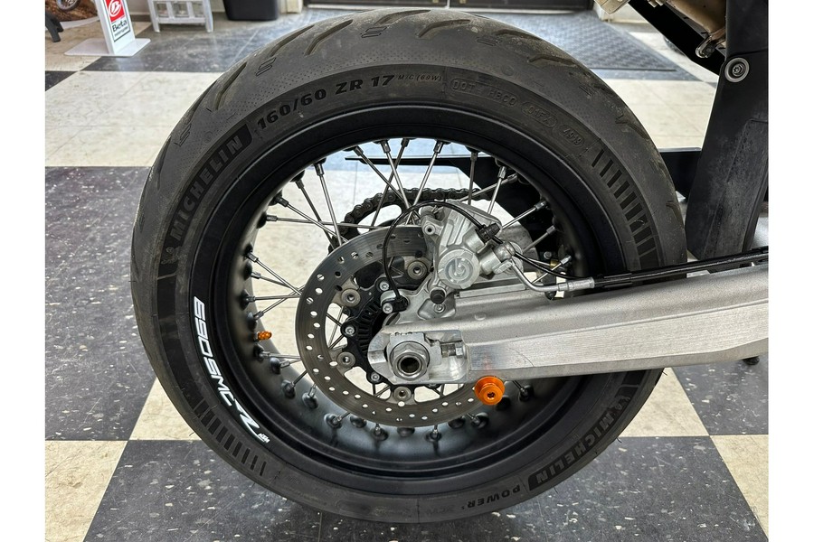 2019 KTM 690 SMC R SUPERMOTO