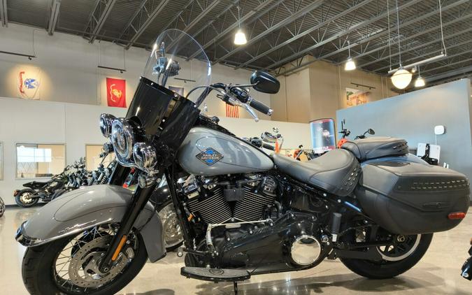 2026 Harley-Davidson® Heritage Classic Dark Billiard Gray