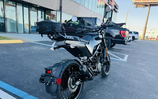 2023 Husqvarna SVARTPILEN 401