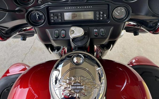 2013 Harley-Davidson FLHTCU Ultra Classic Electra Glide