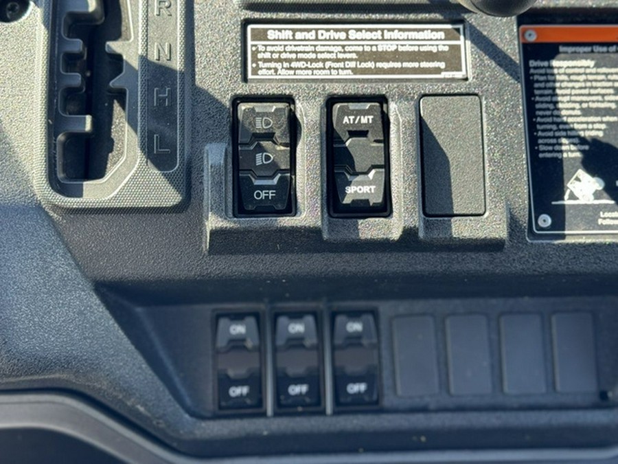 2025 Honda Pioneer 1000-5 Deluxe