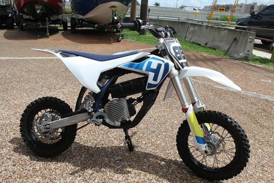 2022 Husqvarna EE 5
