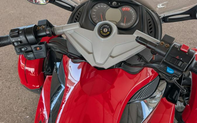 2009 Can-Am Spyder™ GS Roadster with SE5 Transmission (semi auto)