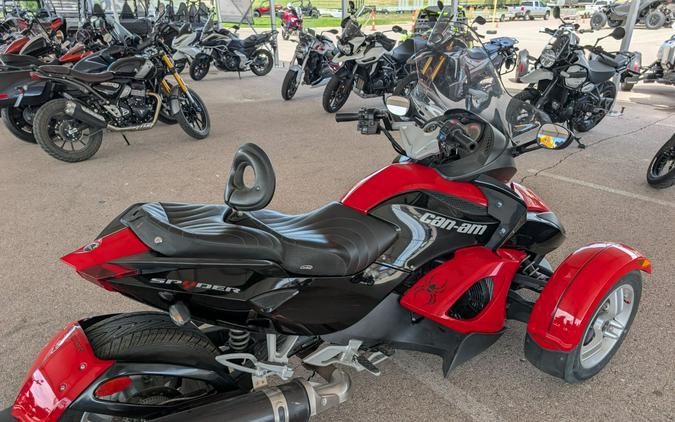 2009 Can-Am Spyder™ GS Roadster with SE5 Transmission (semi auto)
