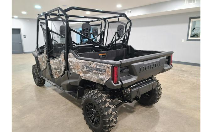 2025 Honda Pioneer 1000-6 Deluxe Crew