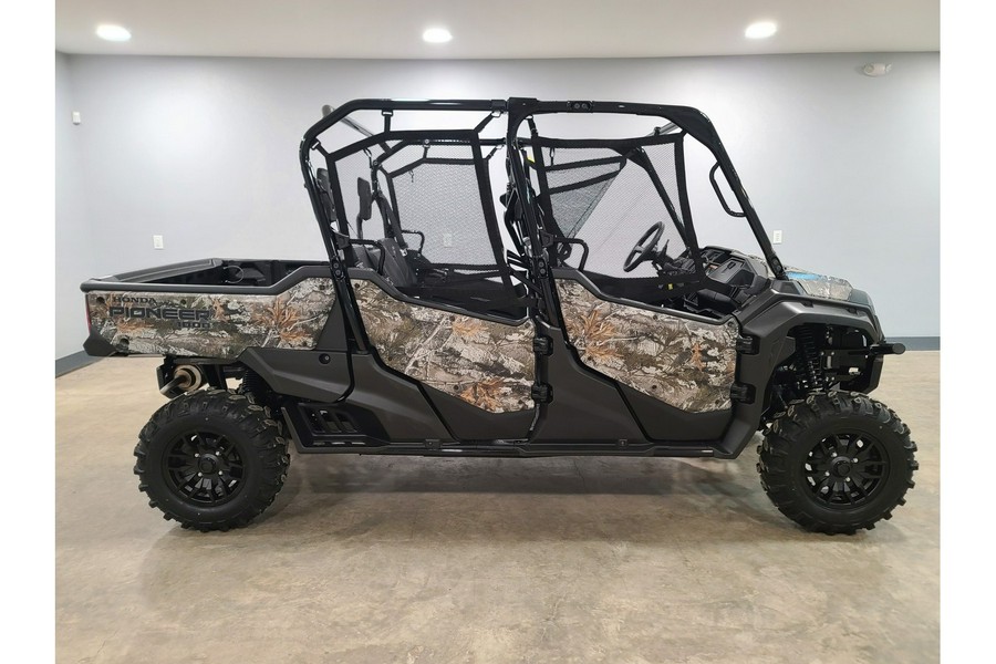 2025 Honda Pioneer 1000-6 Deluxe Crew