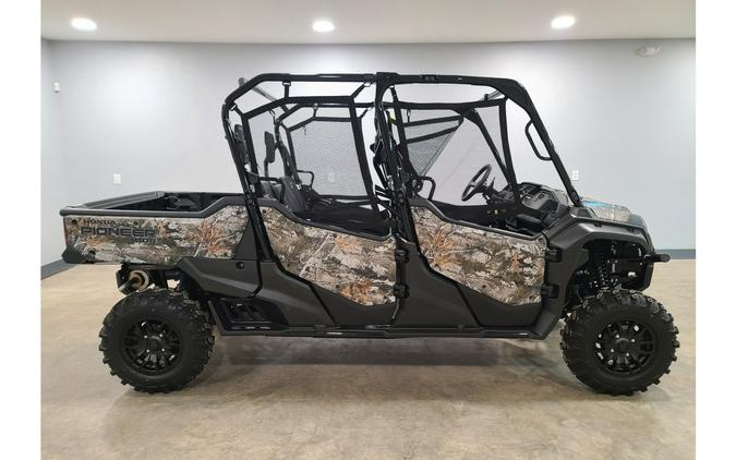 2025 Honda Pioneer 1000-6 Deluxe Crew