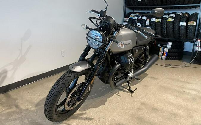 2022 Moto Guzzi V7 Stone E5