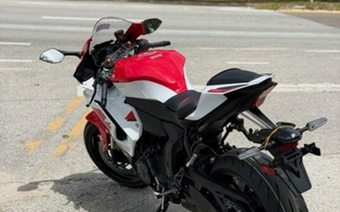 2026 Yamaha YZF-R7 70th Anniversary Edition