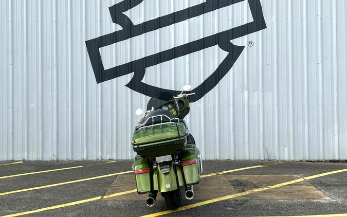 2017 Harley-Davidson® CVO™ Limited Spiked Olive & Serpentine Green with Carbon Dust including Contra