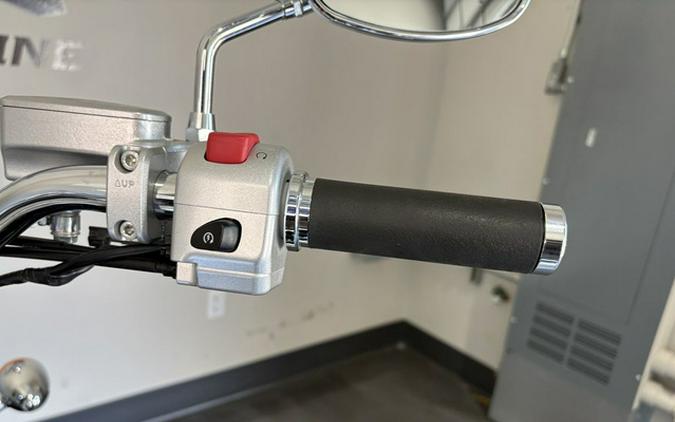 2017 Suzuki Boulevard C90T Glass Sparkle Black