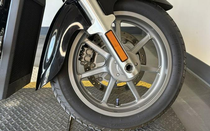 2017 Suzuki Boulevard C90T Glass Sparkle Black