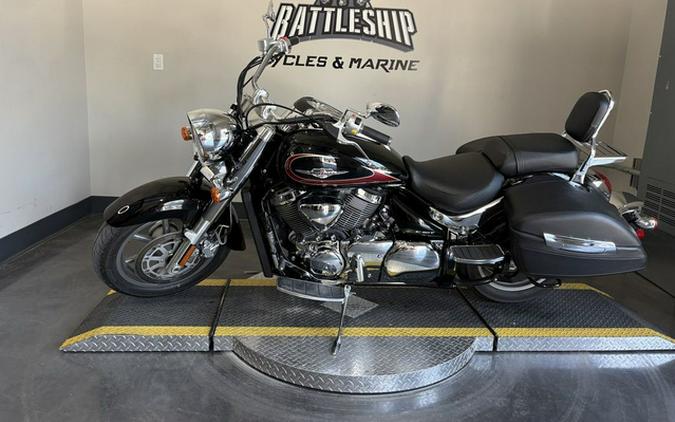 2017 Suzuki Boulevard C90T Glass Sparkle Black