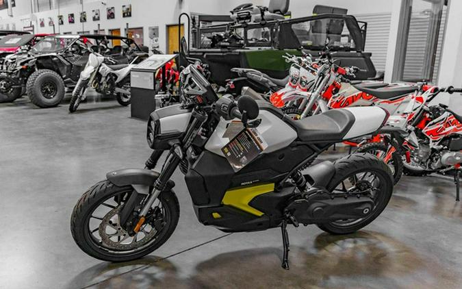 2025 Can-Am Pulse White