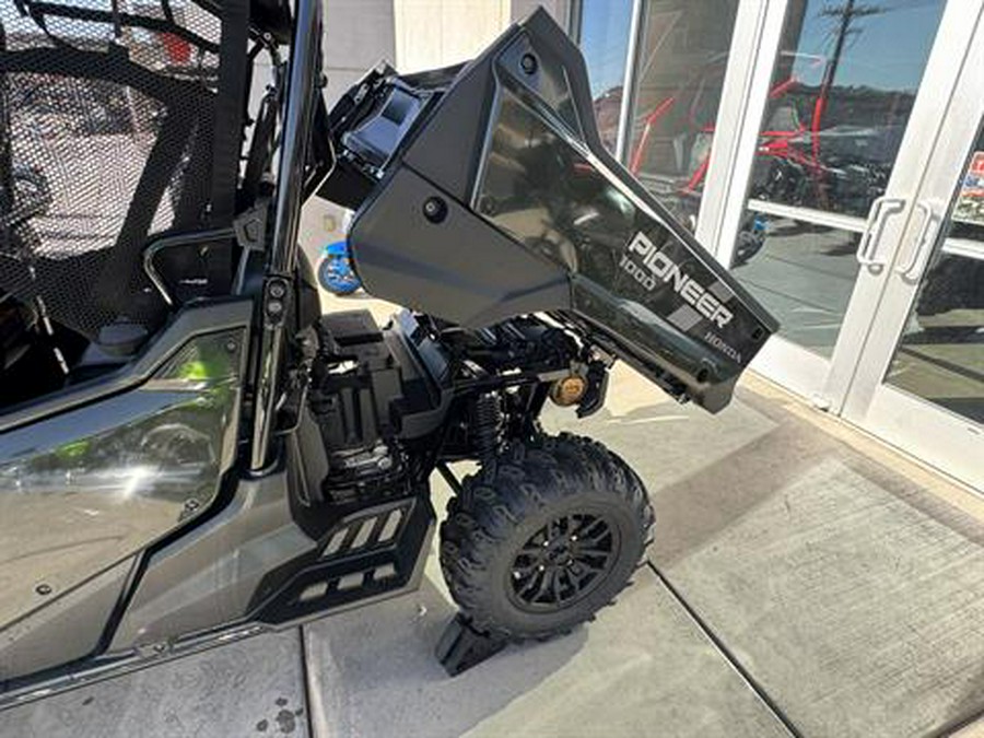 2025 Honda Pioneer 1000-6 Deluxe Crew