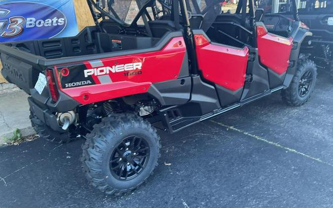 2024 Honda® Pioneer 1000-6 Deluxe Crew