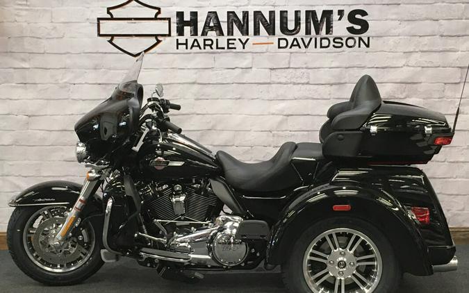 2024 Harley-Davidson Tri Glide Ultra Black FLHTCUTG