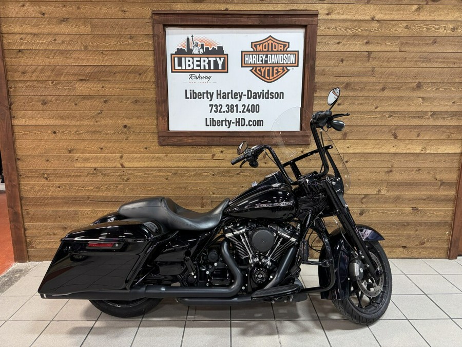 2020 Harley-Davidson® Road King® Special Vivid Black FLHRXS