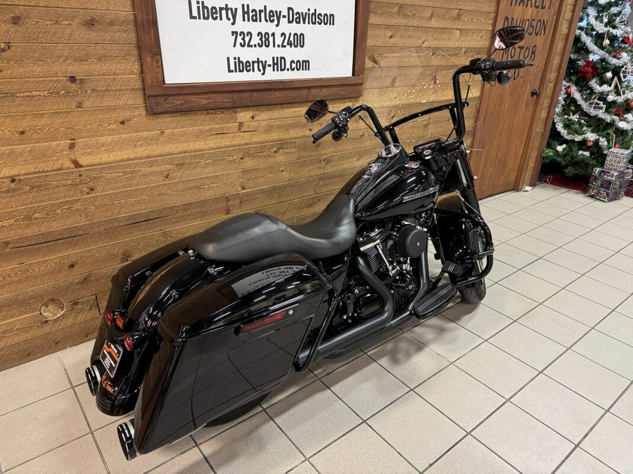 2020 Harley-Davidson® Road King® Special Vivid Black FLHRXS