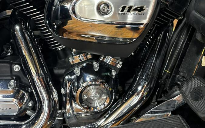 2022 Harley-Davidson® Tri Glide® Ultra GNT GRY MTL/BLK W/ PINSTRIP